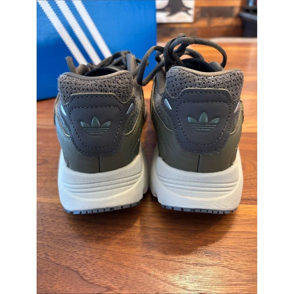 NEW Adidias Ozmillem Green Olive 90s Throwback Shoe Men Size 8.5